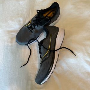 Sauconey Running Shoes